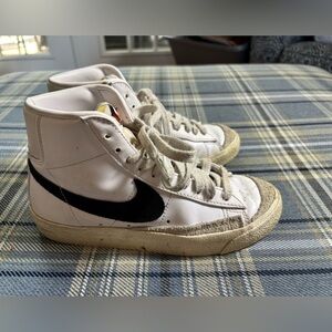 Nike Women's Blazer Mid '77 Shoes Sneakers (CZ1055-100) - White Size 6.5